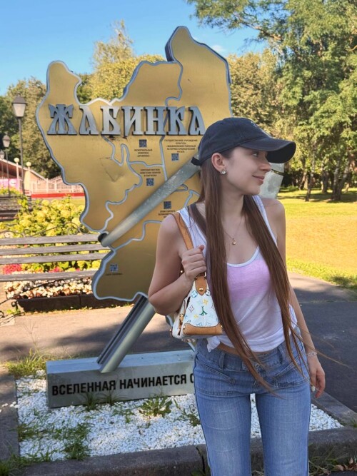 10000479618728e942727f383a