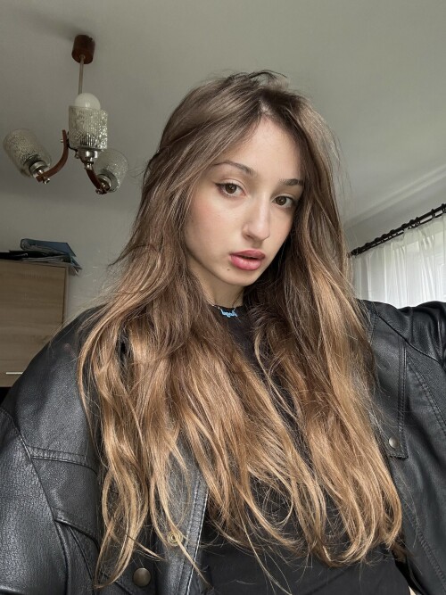 1000047970a94087fca34bd587