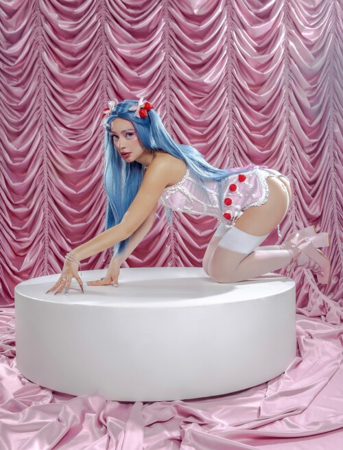 10000479900b8f7839295a766b