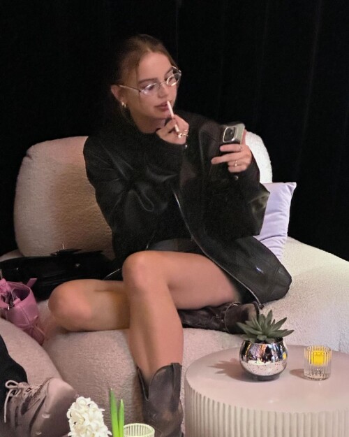 1000048514a4d27ba60c208903