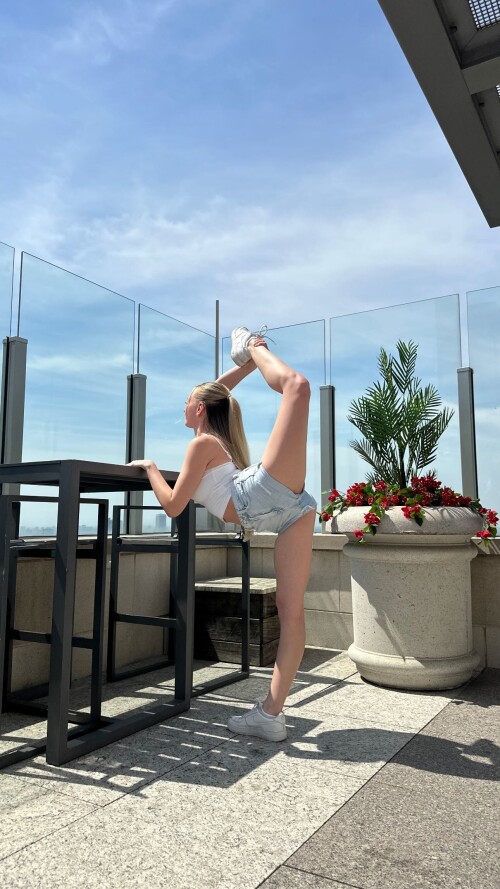 100004861748e9241f7689a512