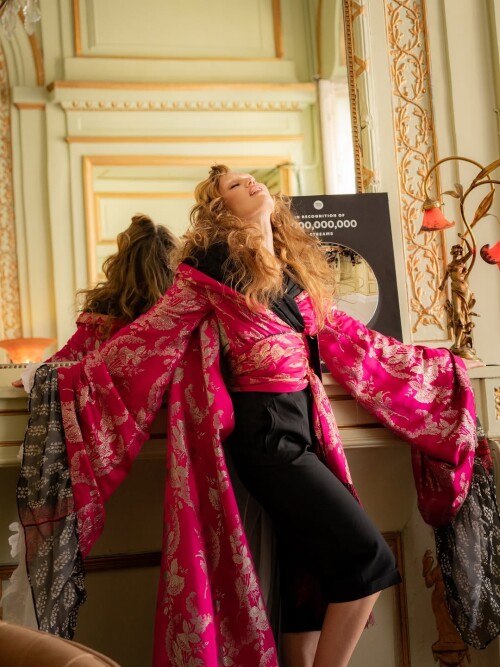 10000486819f7b9509697edf86