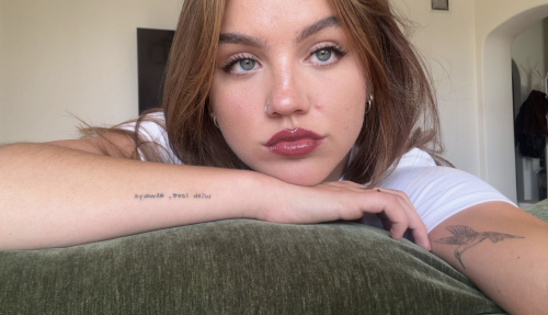 1000049074b8fd1a81b39a2504