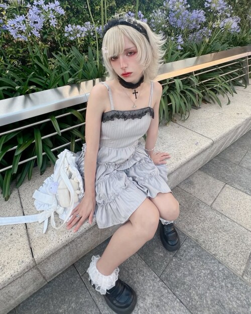 1000049300f932a2cef83aab44