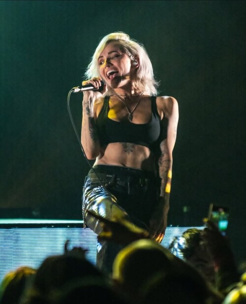 1000049561d49baee47cbbe840