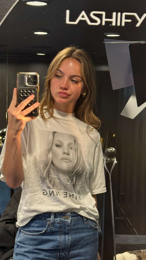 1000049936b54bb7cdb038b6d5