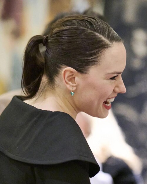 1000049941735f4df2d2f86257