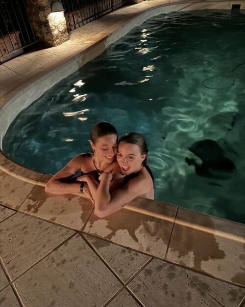 1000050602c53721832c7f34b6