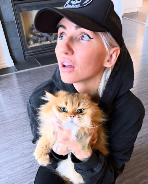 10000520107108dad5818f59c1