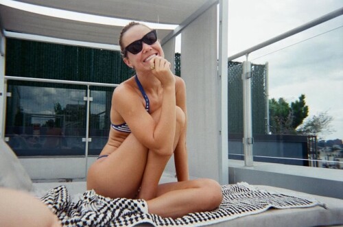 1000052204a35324e80d772ffd