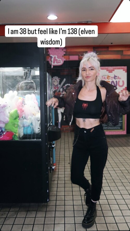 1000052467a8d669d78fbf819d