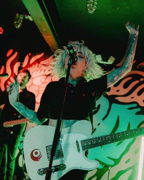 10000524812faffe665048ee0d