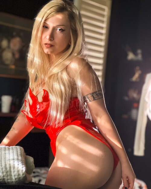 10000525823caf423d3bcf3dc8