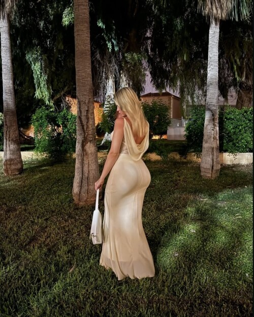 1000052747aca6a19eff32ac8d