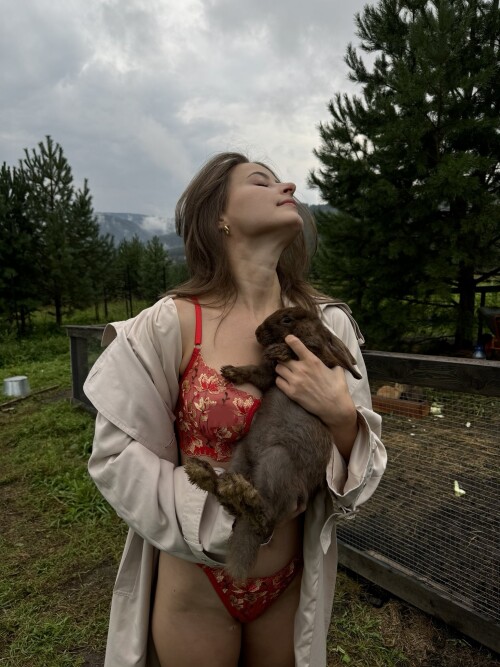 1000054261c4cfc01cfcfd751e