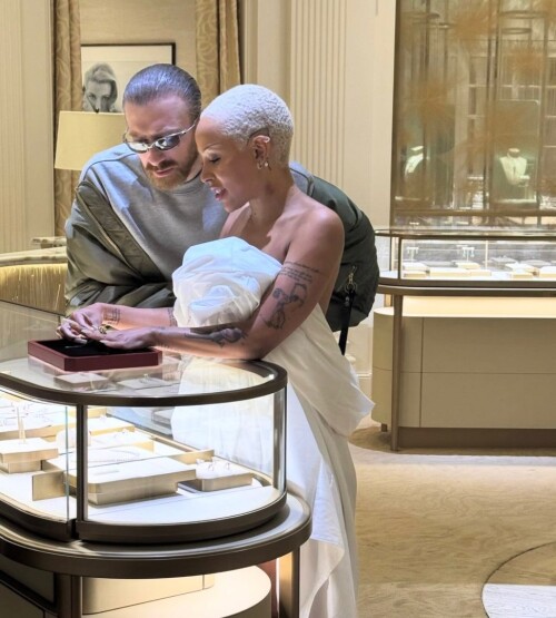 1000054340f8eaddb44681e5e8