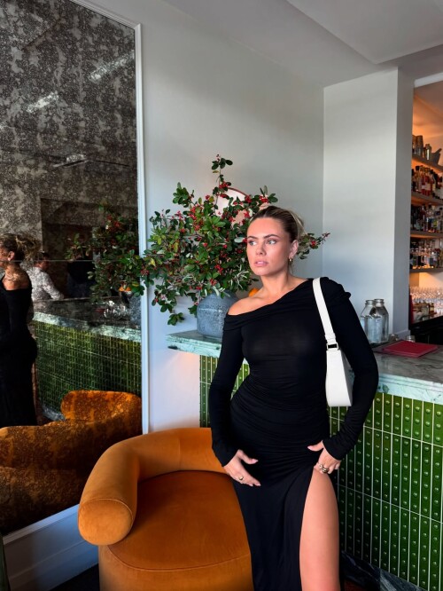 10000548271b9b485ddbec3b2b