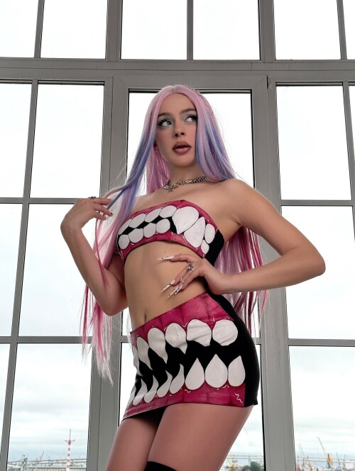 10000589266d334efd518da7e3