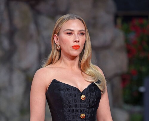 1000059483a781c39cf7a616a1