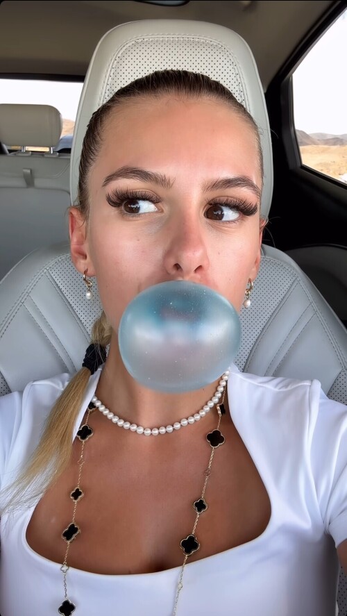 10000599120e7cd75d32de787e