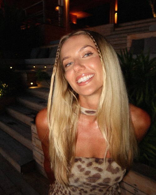 10000599474106a7e1c84fb525