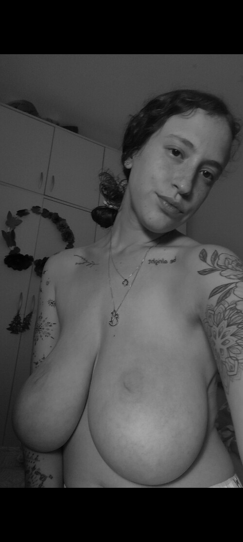 1000063407ad8c4cbc8cbea4d7