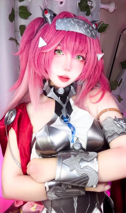 10000662209cd93336e3b270b7