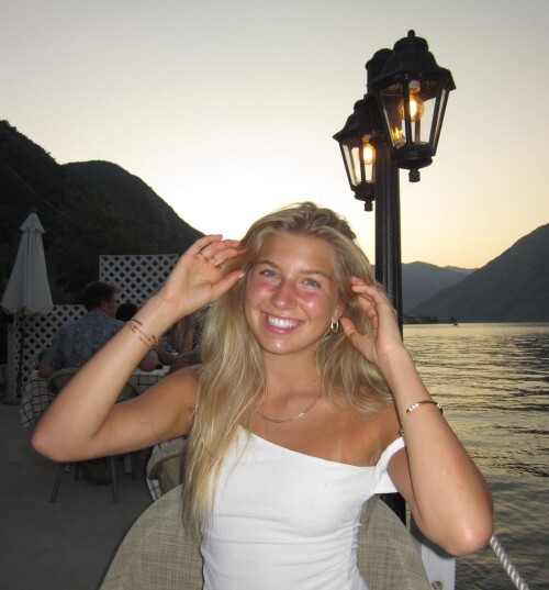 10000672414a7b2b03e4af4f85