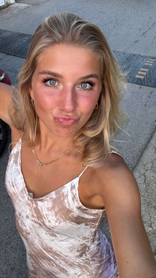 1000068095878461d88ae03045