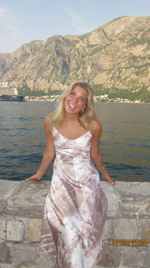 1000068098e4beff0fde3d4ca9