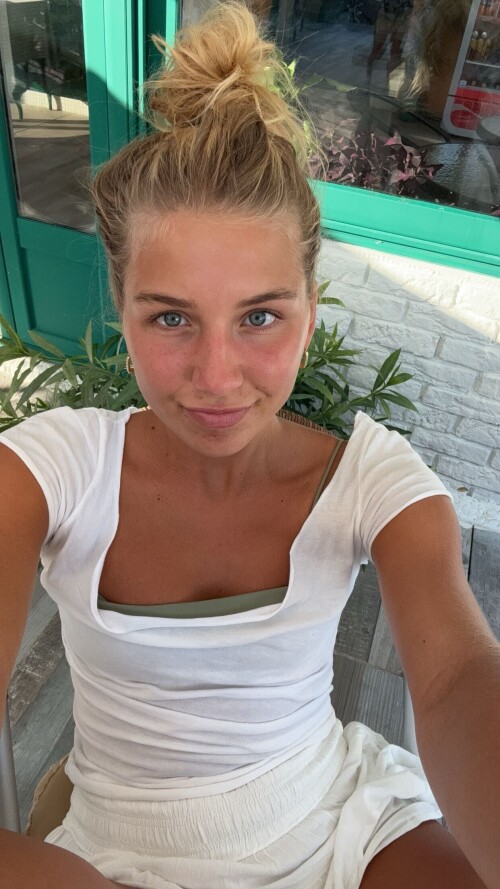 10000686695cd15bcd2ef7310b