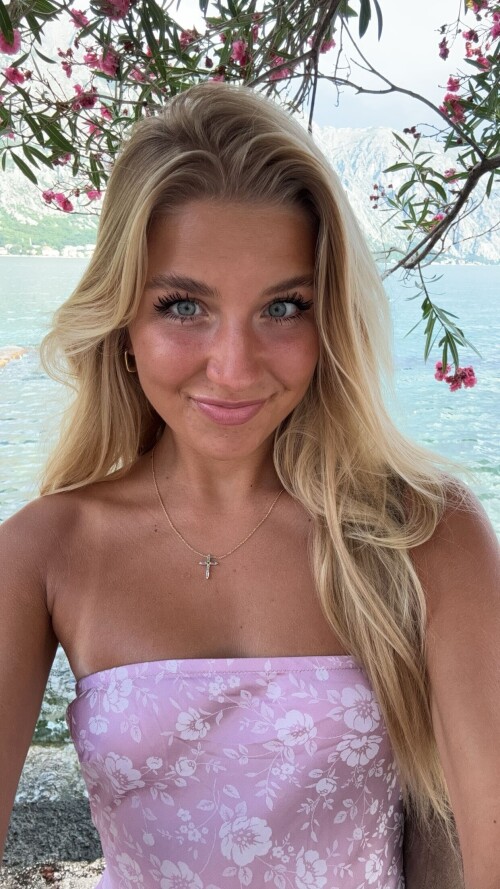 1000068809a8c8f2d00b15c43d