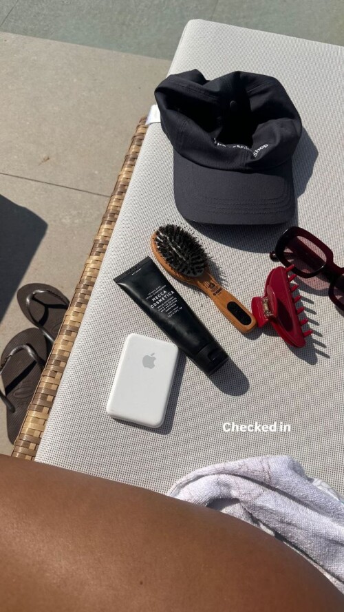 1000068990c19f7e29d649a94f