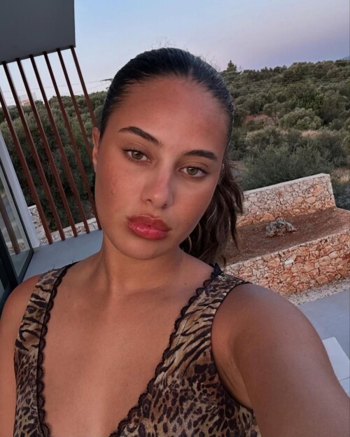 100006899490f7fc082ba17ec6