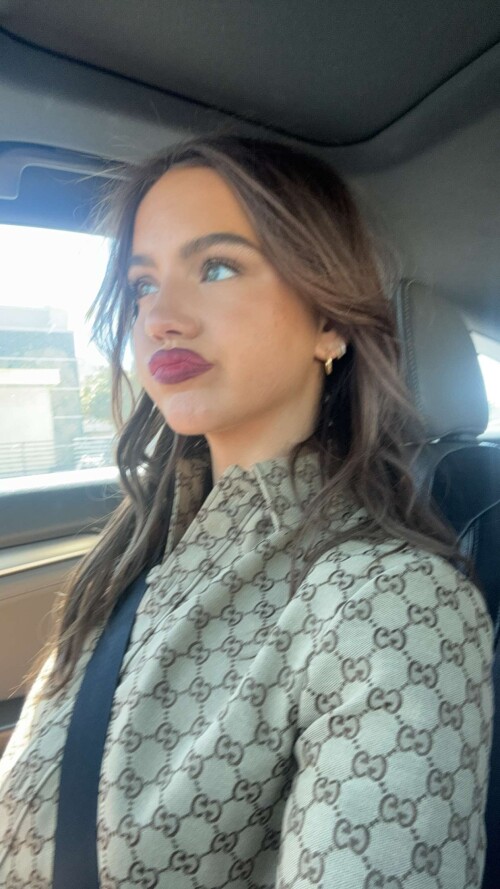 10000705893d991f65d6b69d43