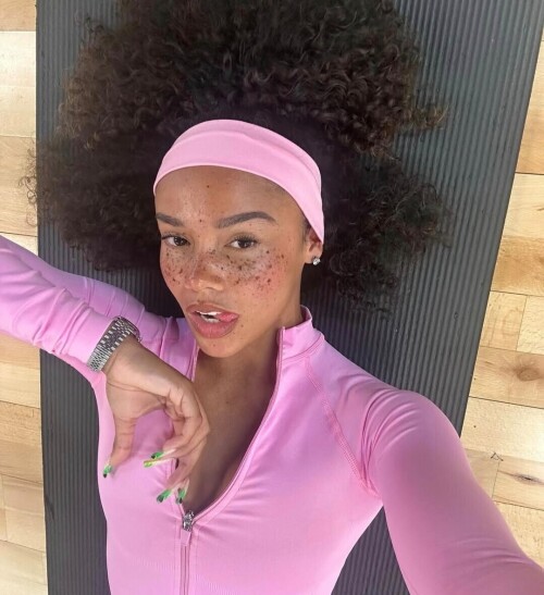 1000071642b59047fe7ae17617