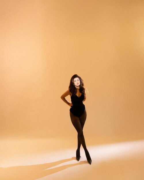 1000072384e1bcdd753c18a227