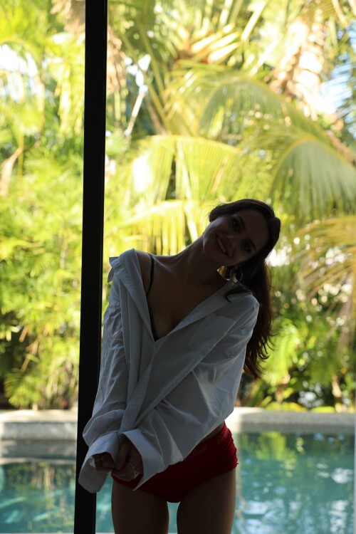 1000072487ca56adff1d210b80