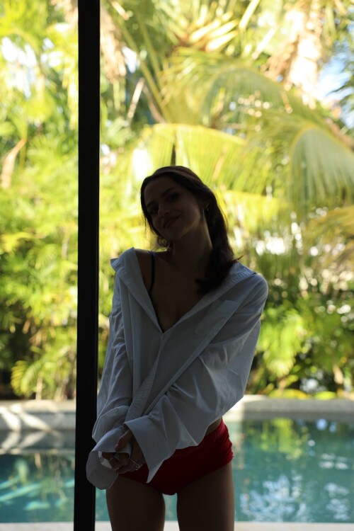 10000725027b18ec29fd5bde74