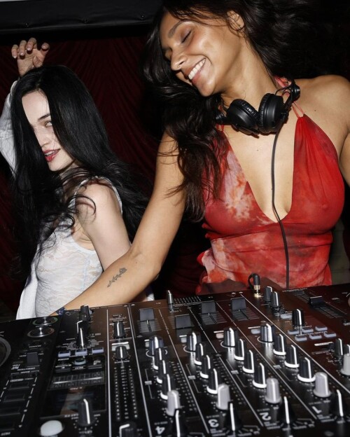 10000728952212da2751e62d8a