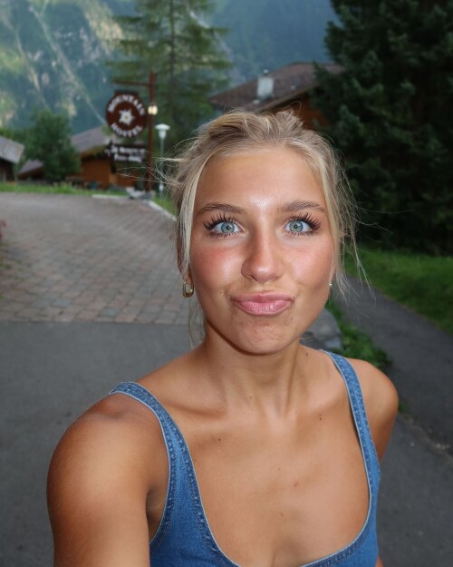 1000073777df6cd914596e6d92