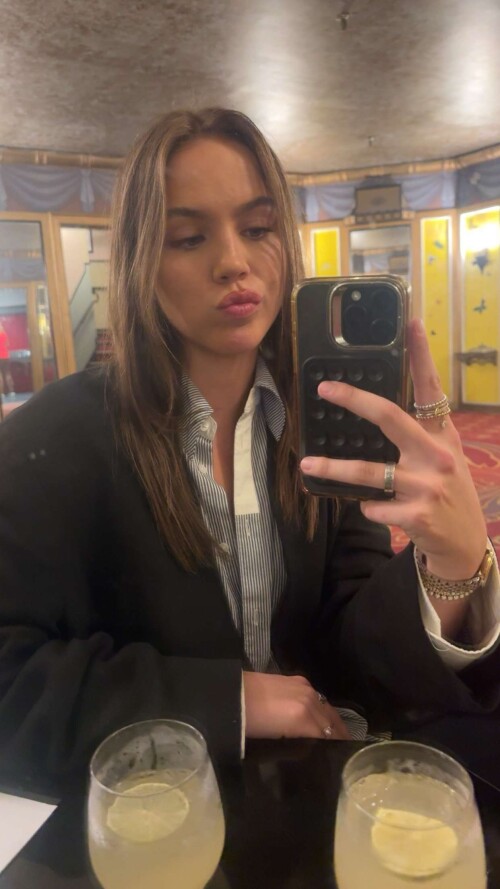 1000073782a1b7fefd4067aef0