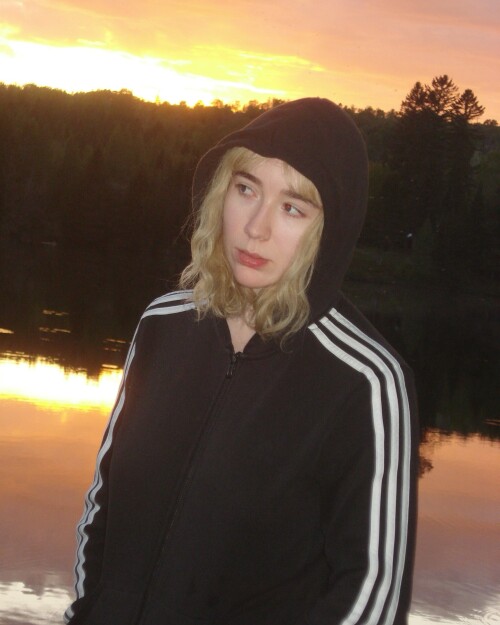 1000075883e8899bf92d3d3aeb