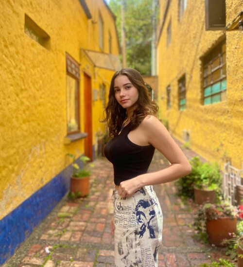 1000075f7d30d8dcc72094