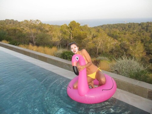 10000762275e76a3317a8cd684