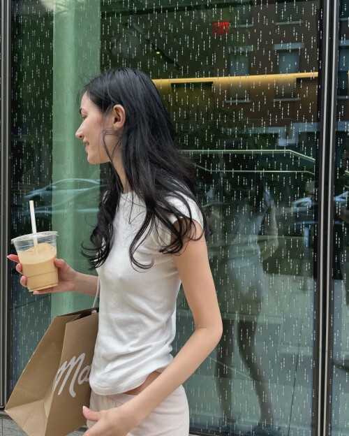 1000076556468d00c9bf44a545