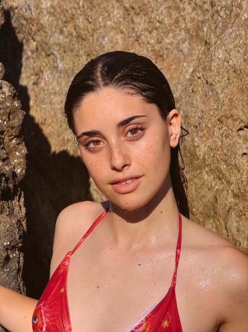 1000076833bf9b4fa6fc8752e7