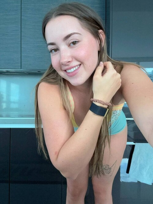 1000078242f309fac8e4a41a9c