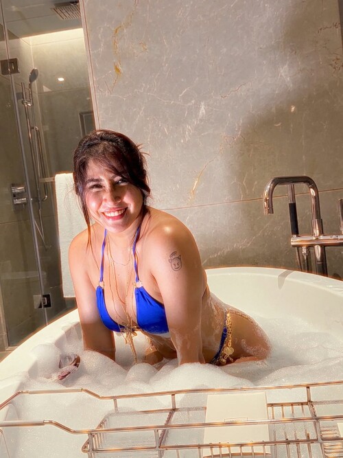 1000082542c9abb8e2671b7e5a