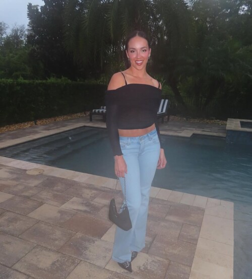 10000839819c235dc257409a1b